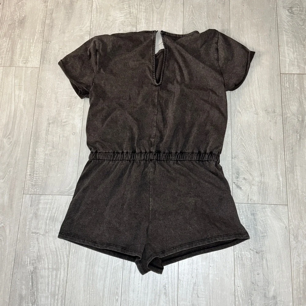 N/A stylish black